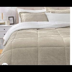 Basics Ultra-Soft Micromink Sherpa Comforter Bed Set, Full or QueenTaupe 3 piec
